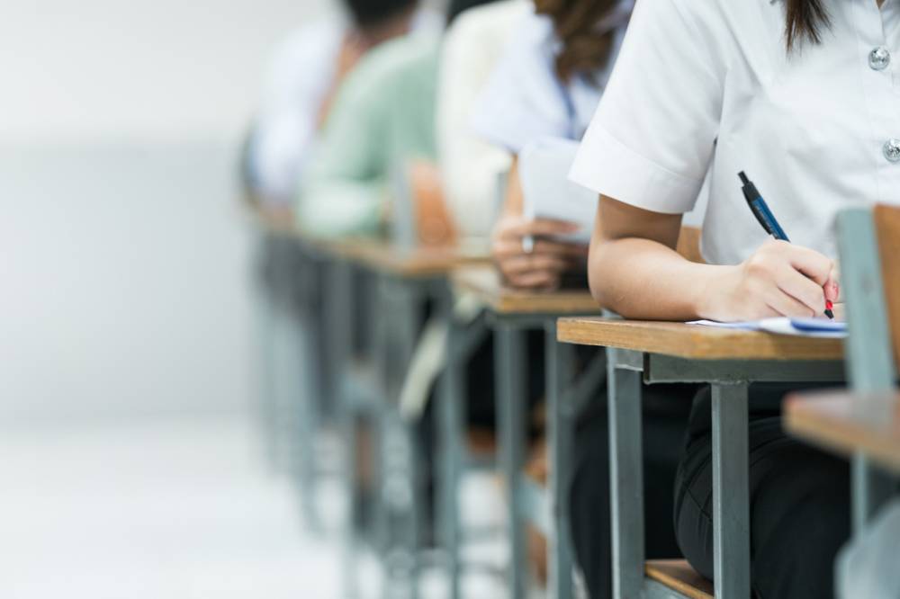 formation en alternance école de commerce saint-quentin en yvelines