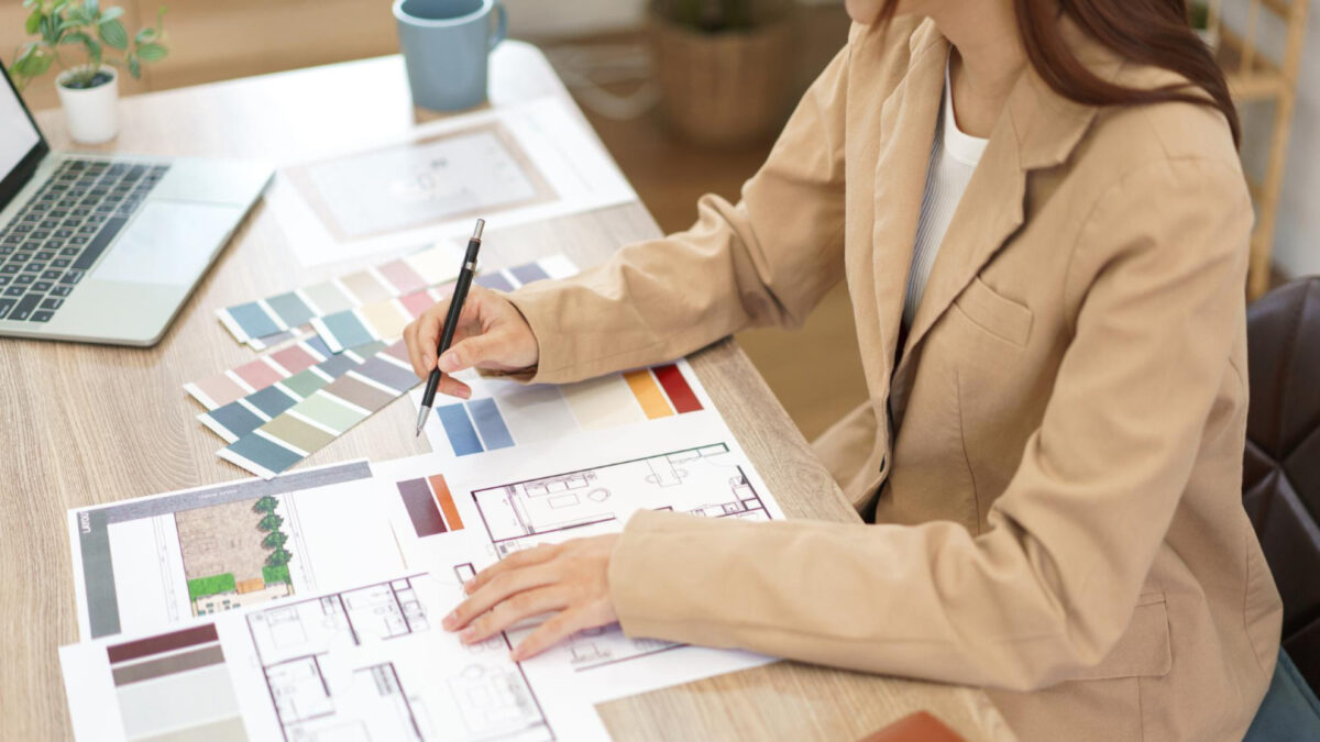 Comment devenir designer d’intérieur : parcours, compétences et formations